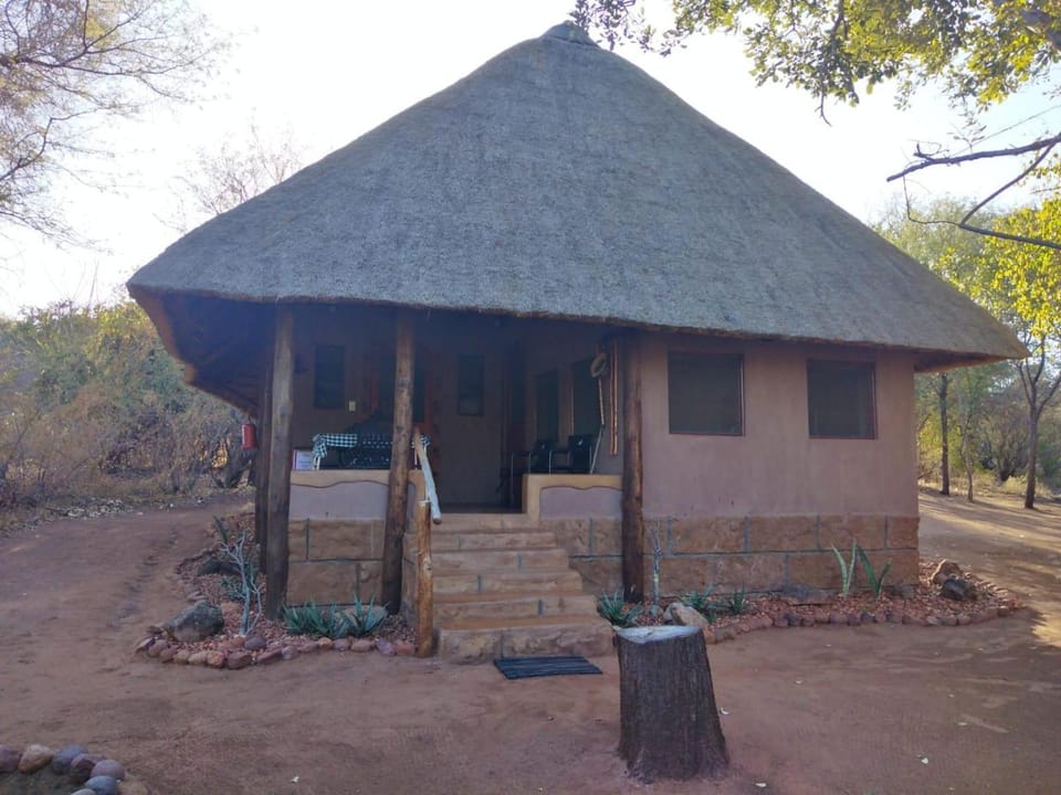 Nthakeni Bush & River Camp Lodge in South Africa