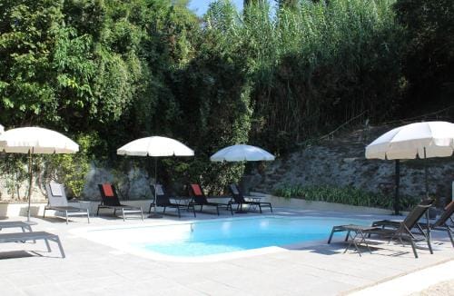 Le Mas Des Alizes Hotel in Roquefort-les-Pins
