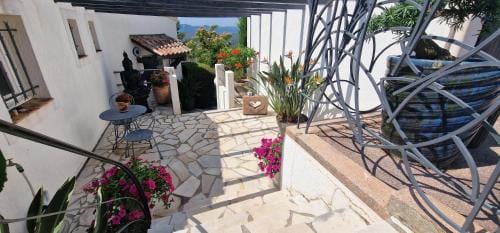 Corniche du Paradis Hotel in Roquebrune-sur-Argens