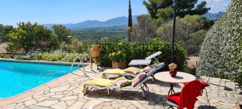 Corniche du Paradis Hotel in Roquebrune-sur-Argens