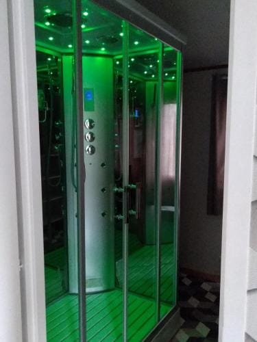 le haut village Chambre d'hotes Mobi-Loft cosy sauna ,douche ,chromotherapie Hotel in Hauts-de-France