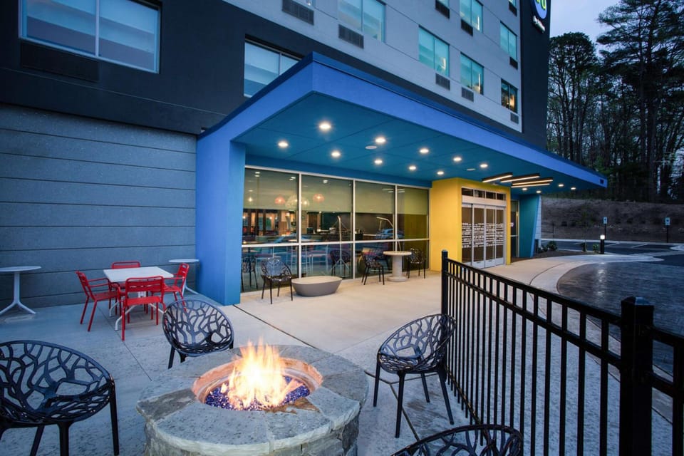 Tru by Hilton Asheville Blue Ridge Parkway Hotel in Swannanoa