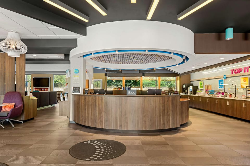 Tru by Hilton Asheville Blue Ridge Parkway Hotel in Swannanoa