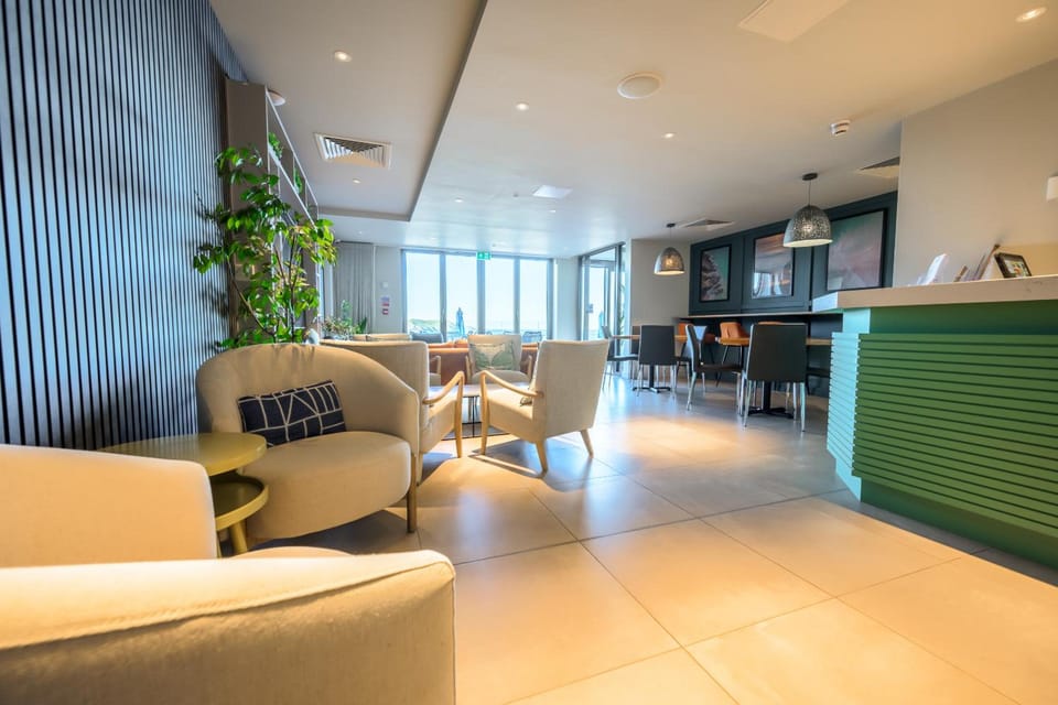 Shared lounge/TV area
