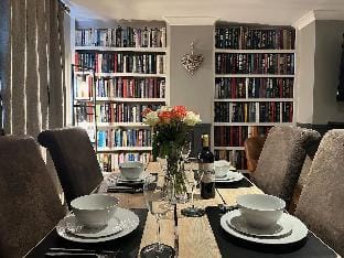 Meadow Cottage Hotel in Salisbury