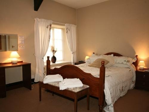 The Manor Arms Inn in South Somerset District