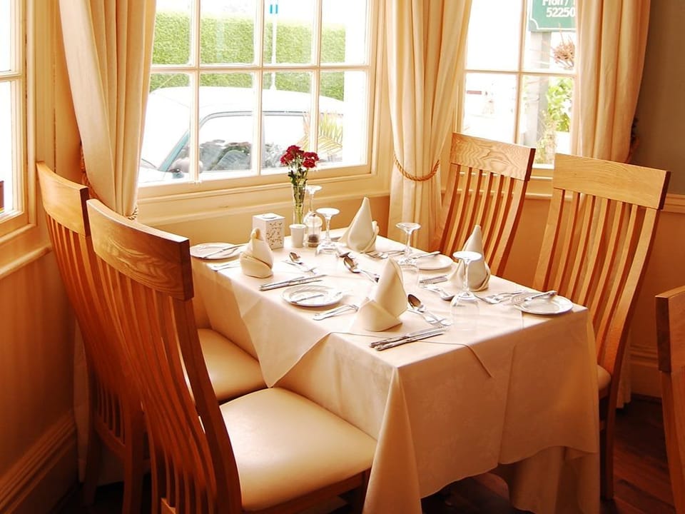 The Moelwyn Hotel & Restaurant Inn in Criccieth