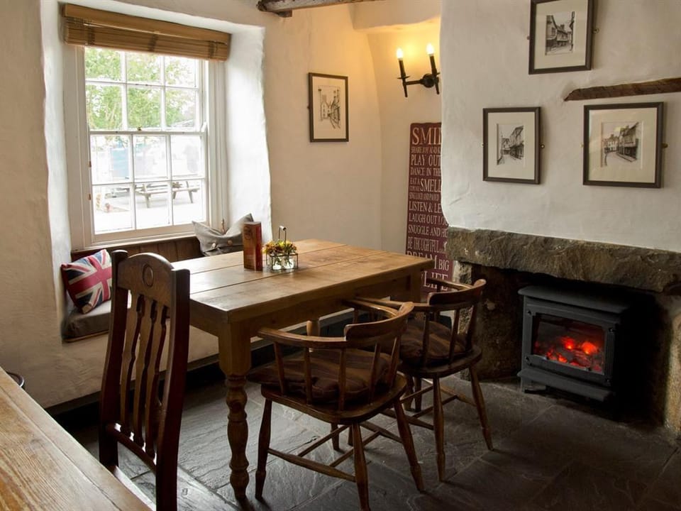 The Kings Arms Hotel Inn in Abergavenny