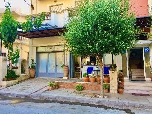 Alexiou Apartments Blue Hotel in Rethymno