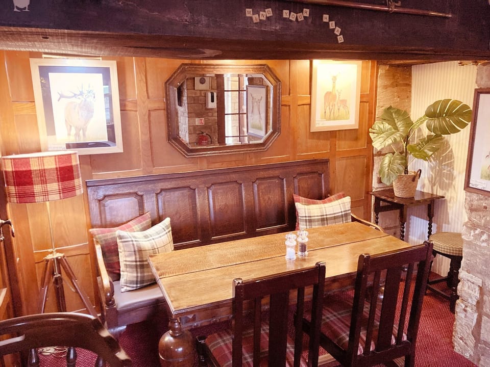 Inn For All Seasons Inn in West Oxfordshire District