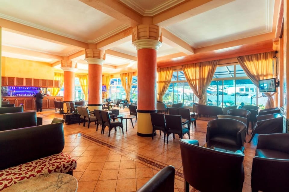 Shared lounge/TV area