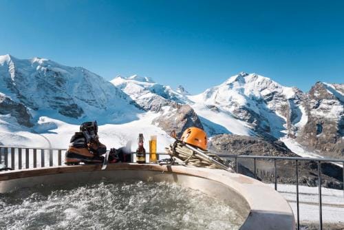 Berghaus Diavolezza Hostel in Canton of Grisons