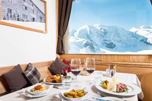 Berghaus Diavolezza Hostel in Canton of Grisons
