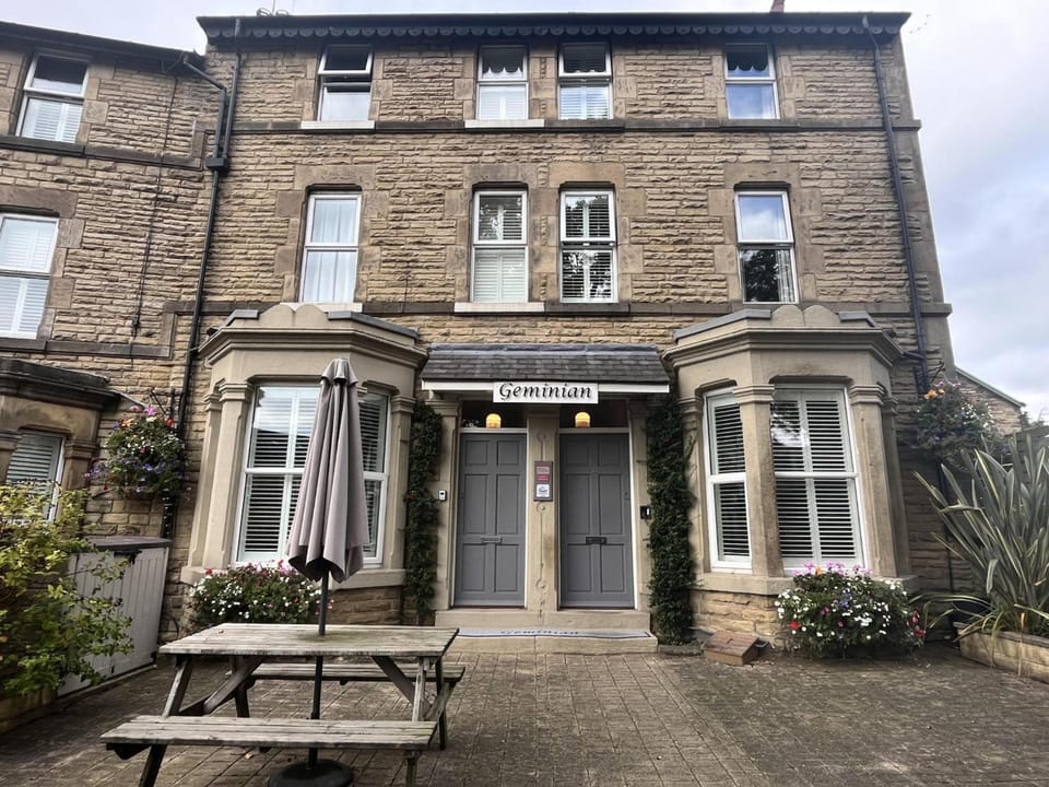 Geminian Guest House Hotel in Harrogate