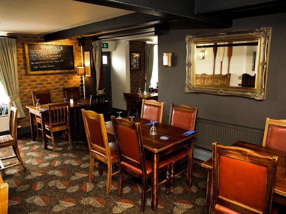 The George Inn in Bridport Harbour