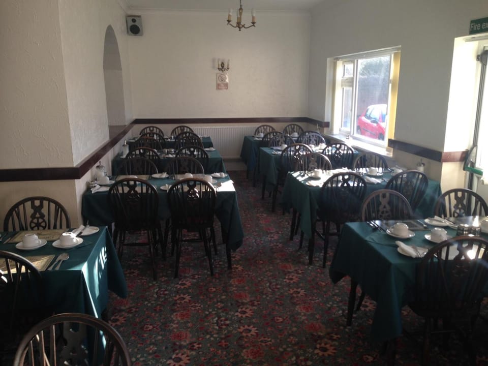 Elmhurst Hotel Hotel in Reading