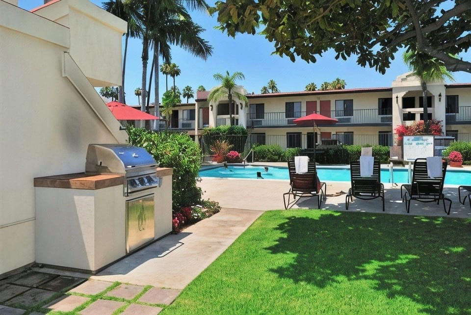Lamplighter Inn and Suites at SDSU Inn in San Diego