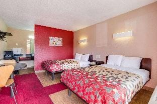 Econo Lodge Inn & Suites Hotel in Terre Haute