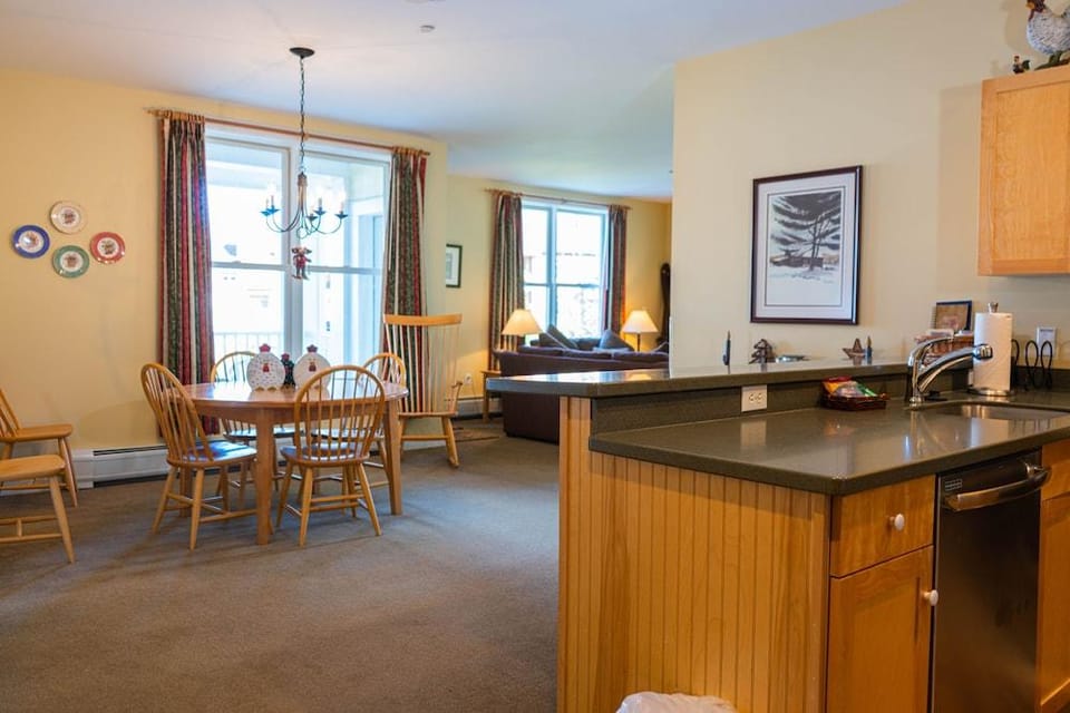 Long Trail House Hotel in Winhall