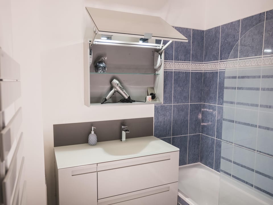 Family Travel Paris 2 Hotel in Bussy-Saint-Georges