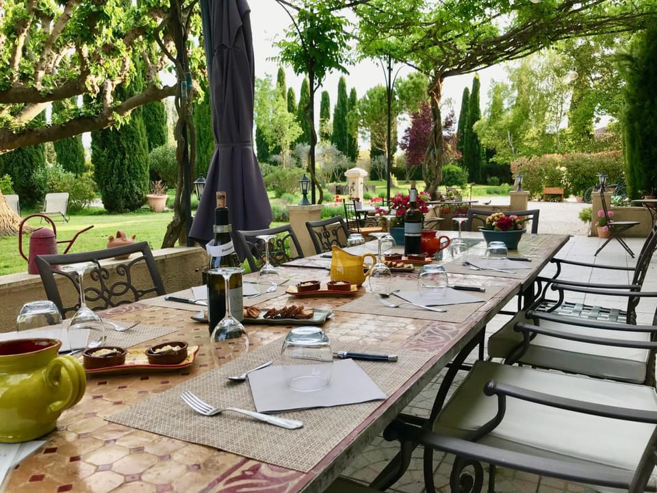 Fontaine des Magnarelles Hotel in Pernes-les-Fontaines