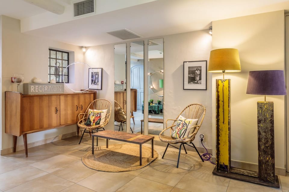 Hotel La Suite Hotel in Villeneuve-lès-Avignon