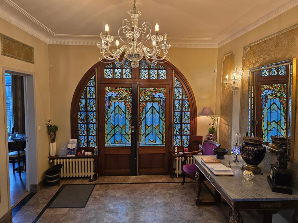 Le Castel Guesthouse Hotel in Bayeux