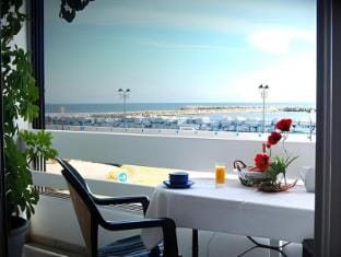 Hôtel Le Dauphin Bleu Hotel in Saintes-Maries-de-la-Mer