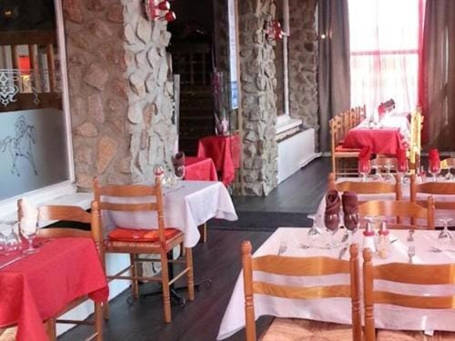 Hôtel Restaurant Le Hussard Hotel in Alençon