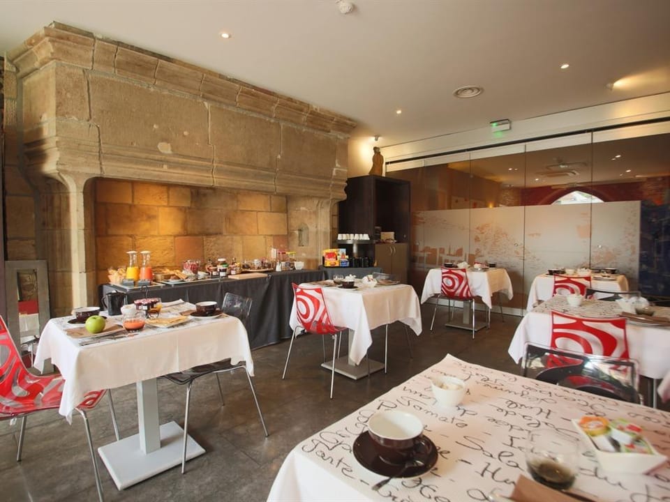Hôtel Le Turenne Hotel in Occitanie