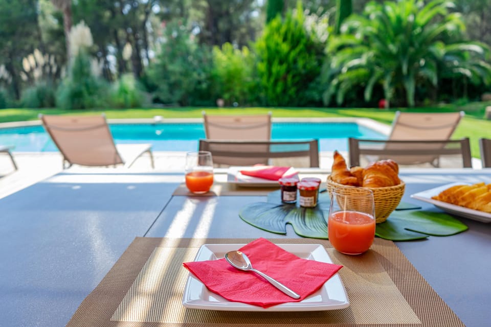 Villa Eléonore - plage à pied vue mer piscine sans vis-à-vis jardin 3600m² - Ted Home Resort in La Ciotat