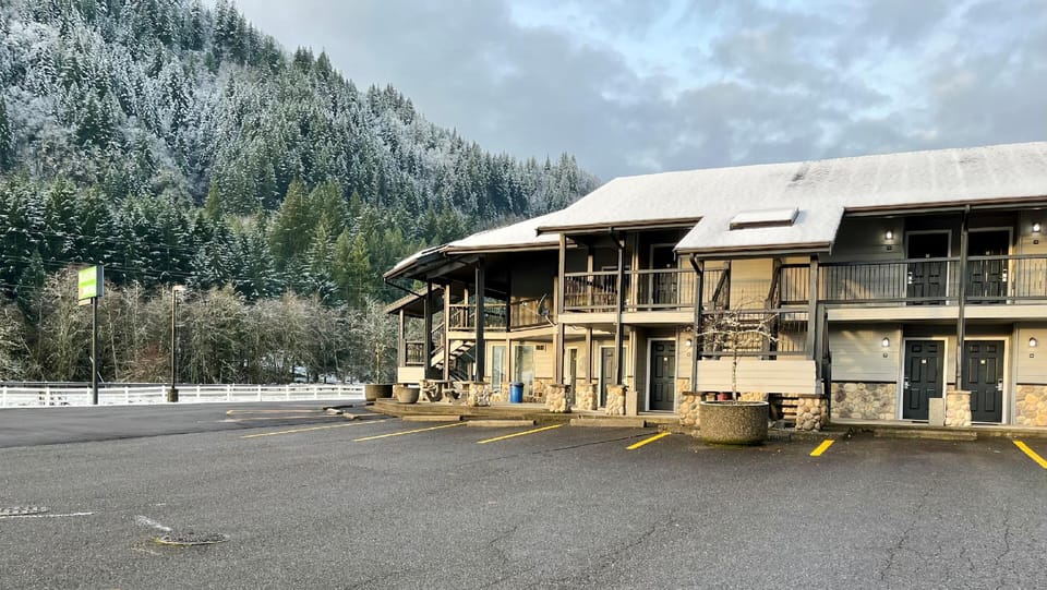 Seasons Motel Motel in Washington