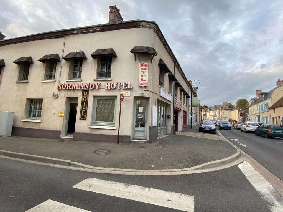 Hotel Normandy Hotel in Dreux