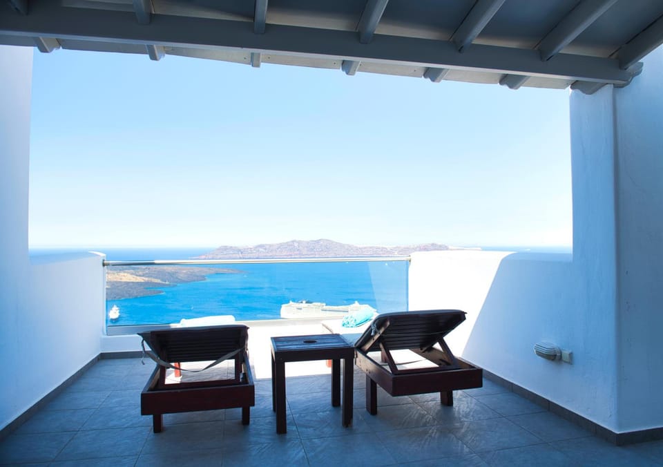 The Last Sunbeam Hotel in Thera