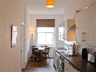 Corner House Apartment Hotel in Worthing