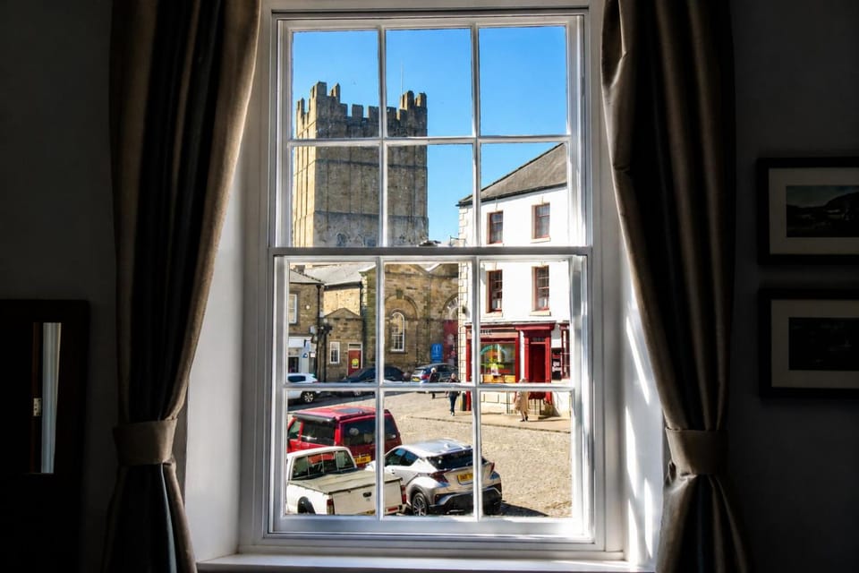 The Castle Tavern Inn in England