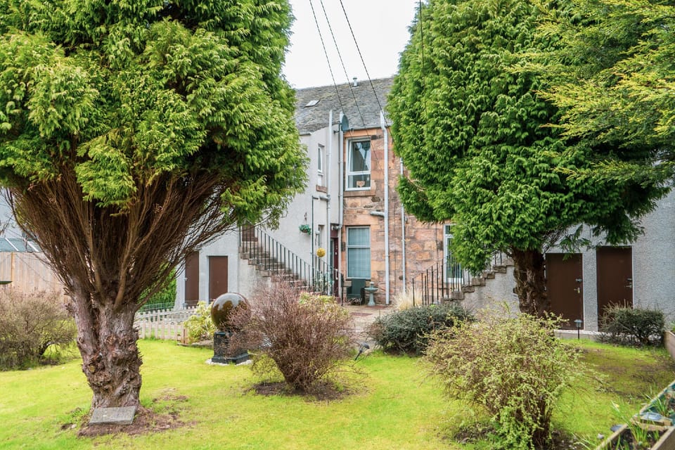 Carmel Apartments Residence Hotel in Falkirk
