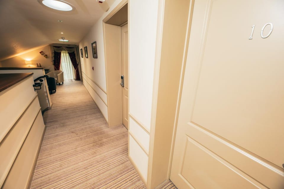 Bull Auberge Inn in Mid Suffolk District