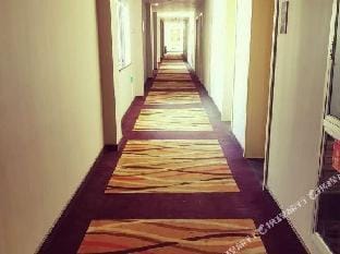 Home Alliance - Huayi Hotel  (Jiaxing Haiyan rongchuangshan Liuqi store) Hotel in Zhejiang