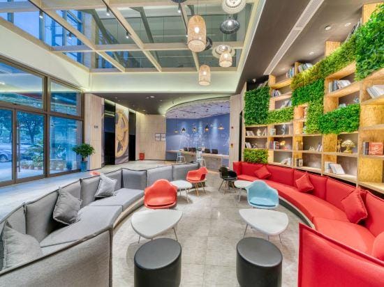 Boyin Select Hotel (Jiaxing XiuZhou Park Wanda Plaza Branch) Hotel in Suzhou