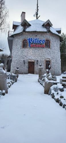 Meskiu dvarkiemis Motel in Lithuania