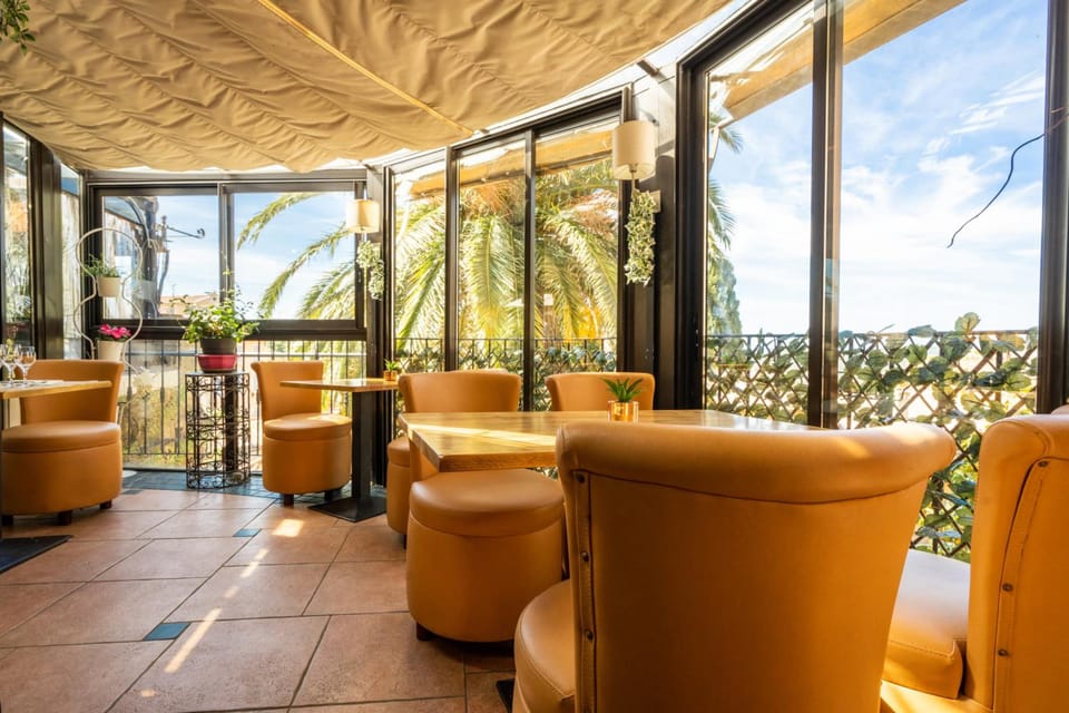 Hotel Restaurant Le Bellevue Hotel in Bormes-les-Mimosas
