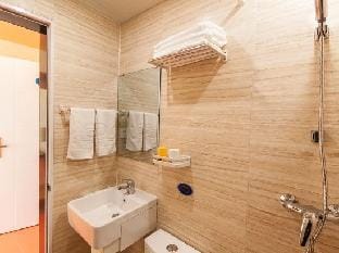 Le8 Chain Hotel (Bengbu Railway Station Store) Hotel in Jiangsu