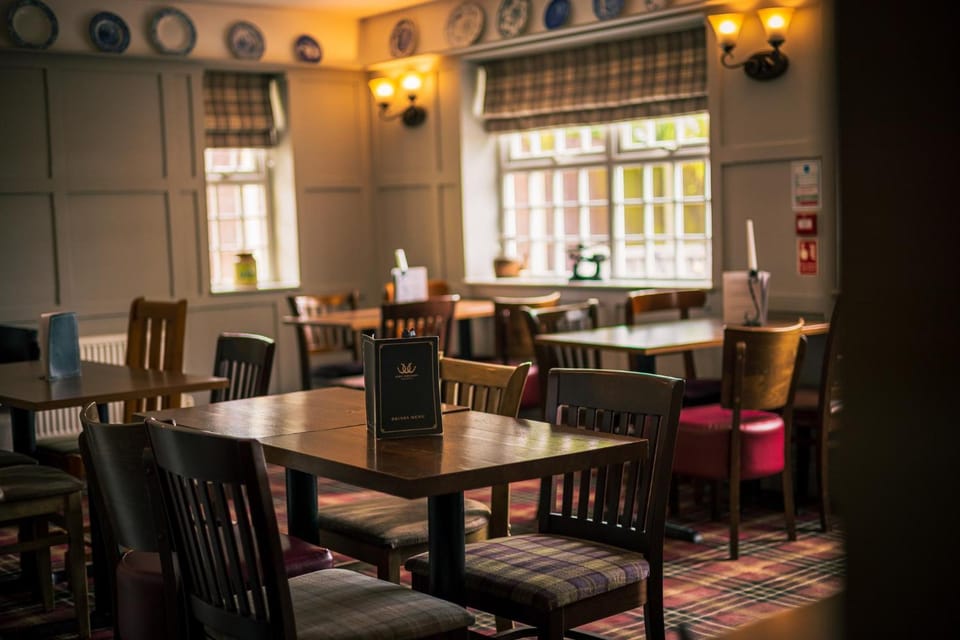 The Three Horseshoes Inn in England
