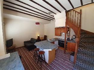 Tennyson Court Hotel in Lincoln