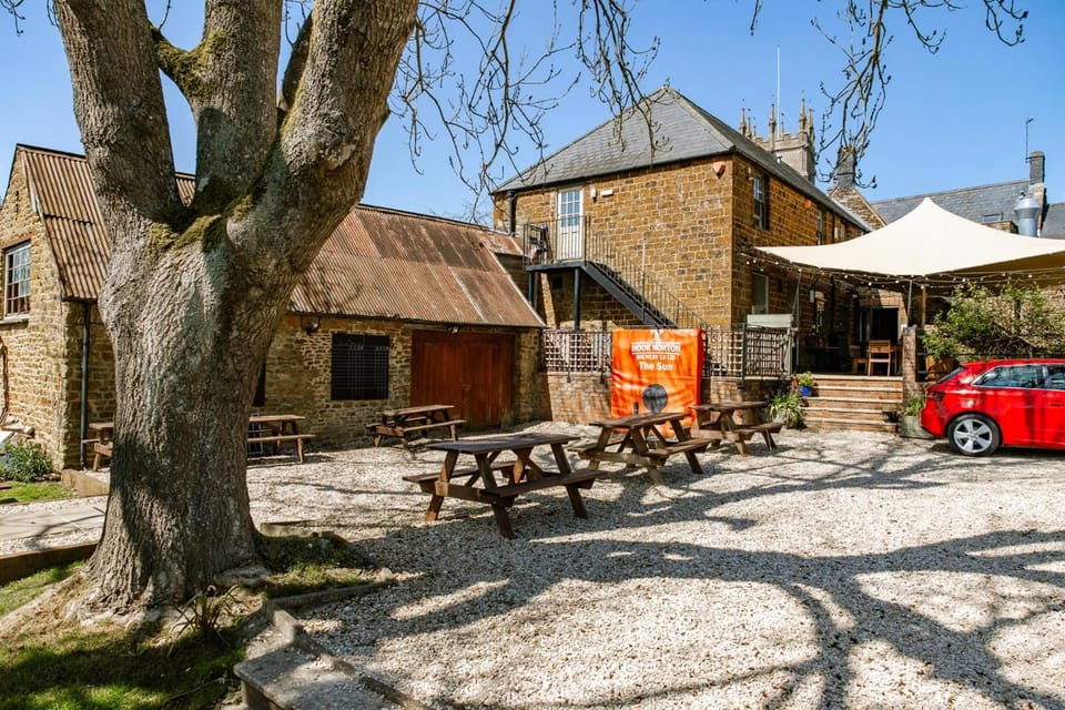 The Sun Inn Inn in West Oxfordshire District