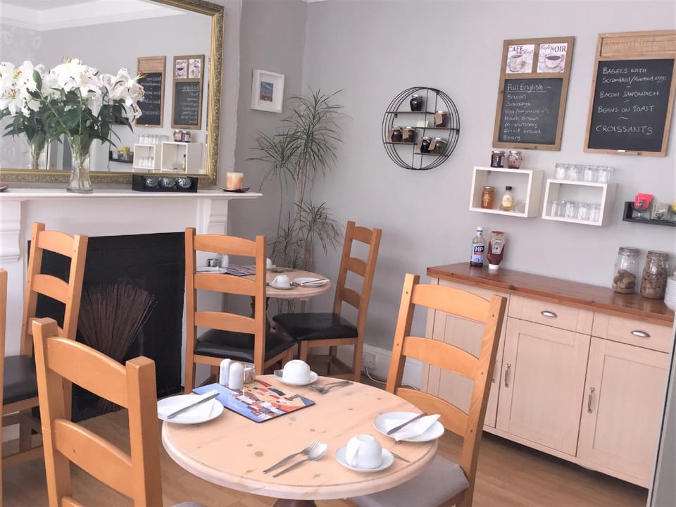Summer Breeze Guest House Hotel in Newquay