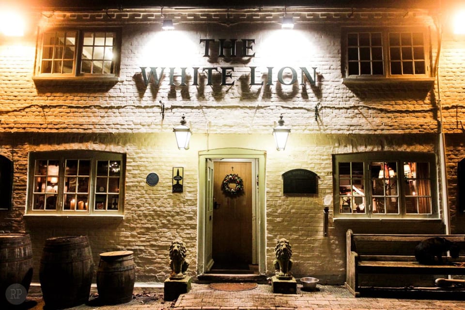 The White Lion Inn in England