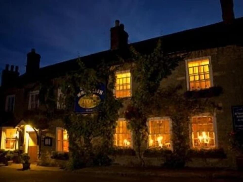 The White Lion Inn Inn in North Dorset District