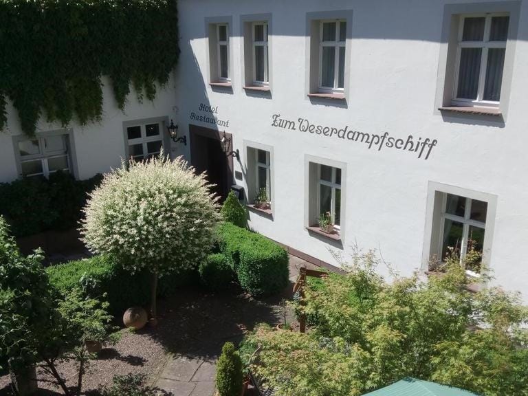 Hotel Zum Weserdampfschiff Hotel in Hesse